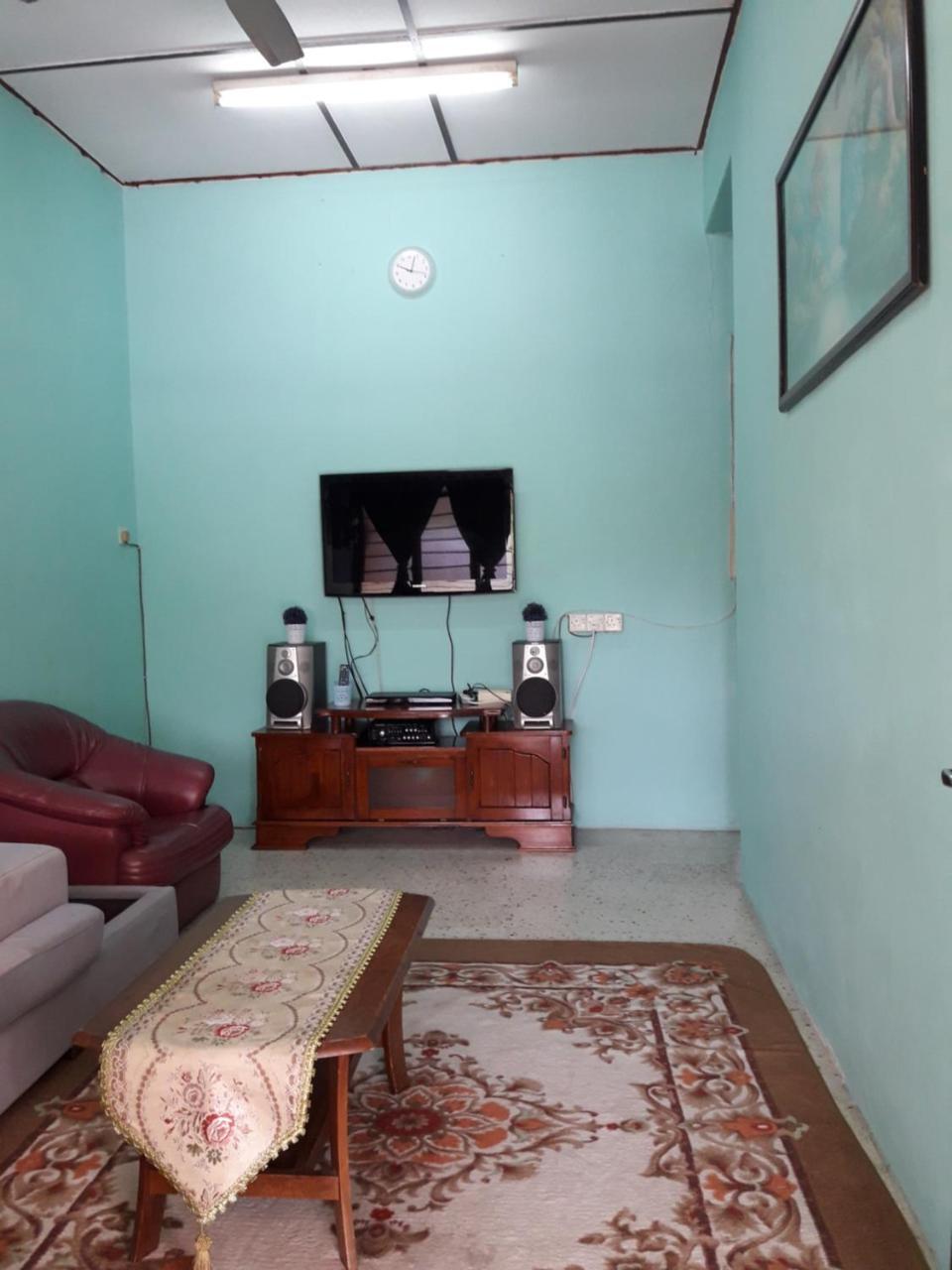 Homestay Ustaz Тайпинг Экстерьер фото